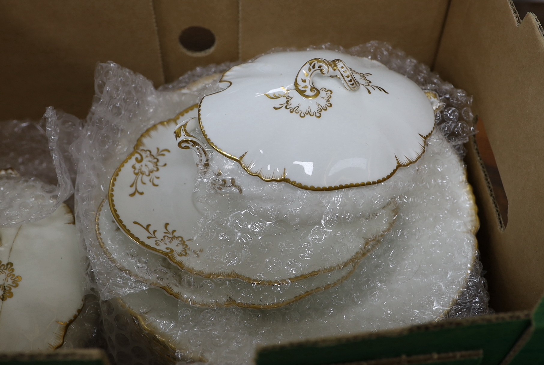 A large Maple & Co. dinner service (64 pieces)